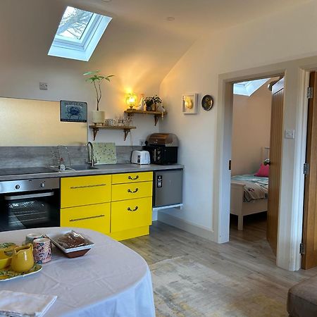Ferienwohnung Tig Monbretia Dingle Exterior foto